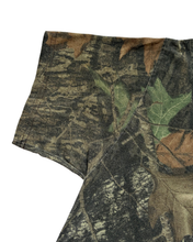 Load image into Gallery viewer, 00s Mossy Oak Camo pocket Tee
