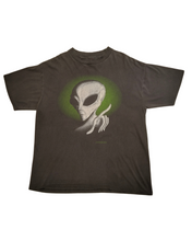 Load image into Gallery viewer, 90s Fashion victim Alien Tee
