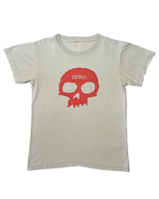 Load image into Gallery viewer, late 00s Zero Skateboard skull logo tee
